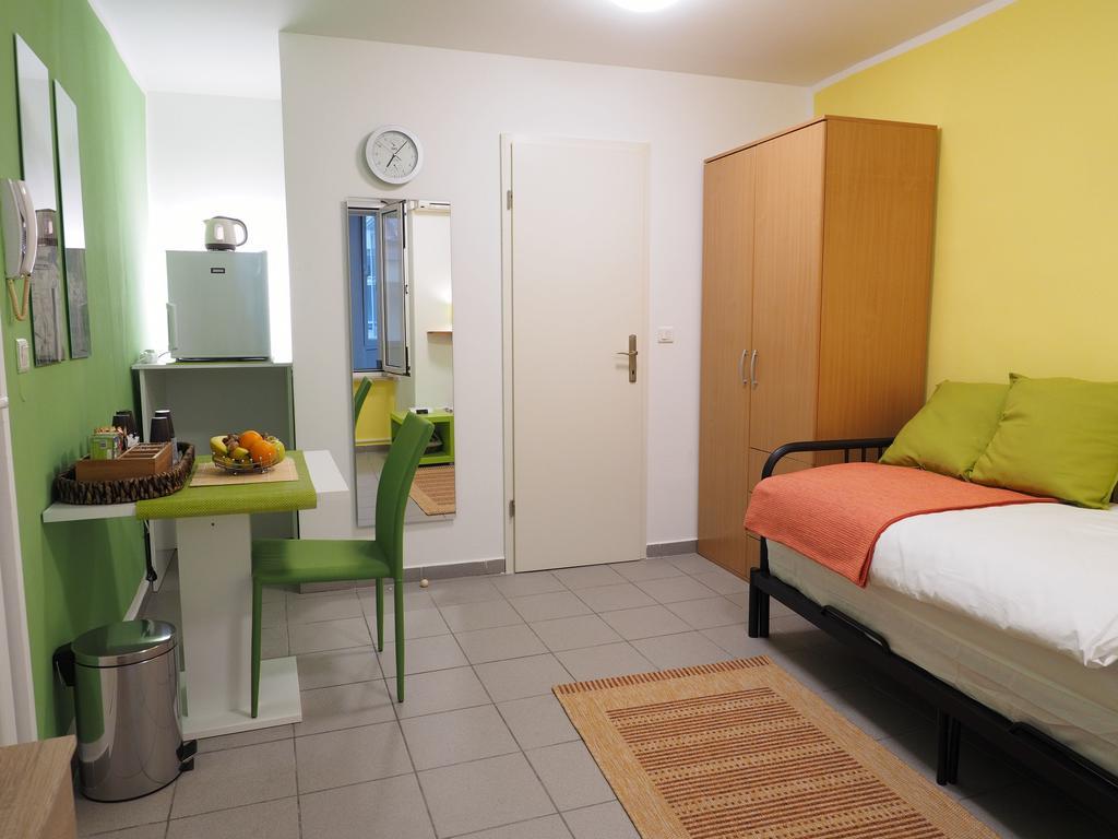 Korzo Room Laura Rijeka Bagian luar foto